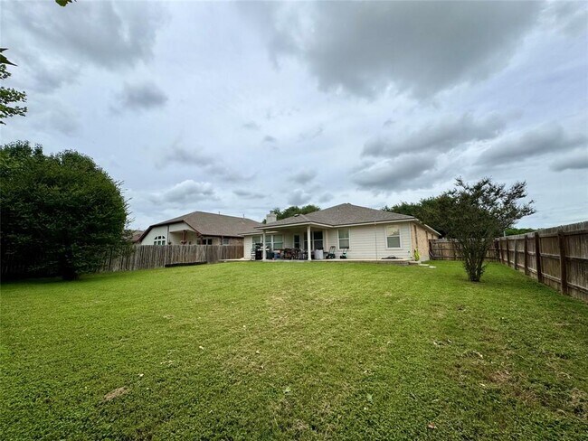 Building Photo - 1315 Lou Gehrig Ln