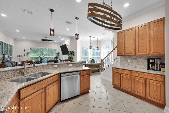 Building Photo - 526 Oakmont Dr