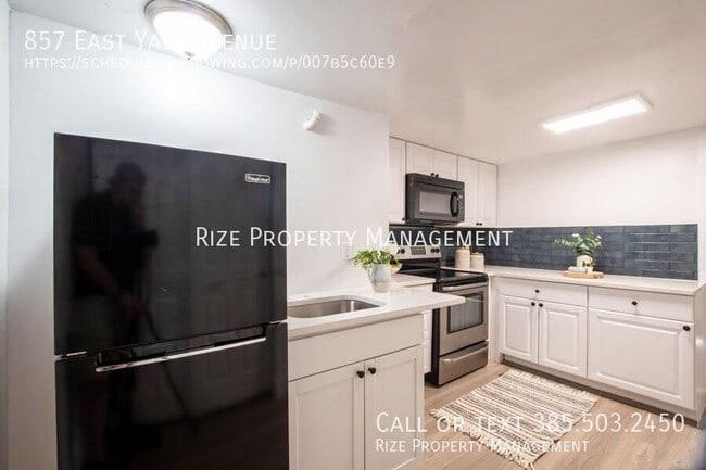 Building Photo - 857 Yale Ave S