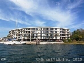 Building Photo - 100 Seaview Ave