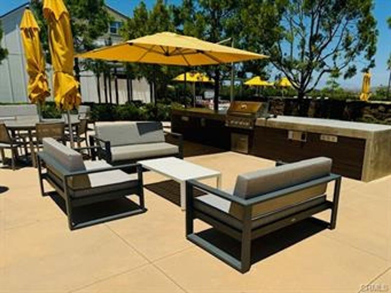 Community Amenities - 2288 Panama Dr