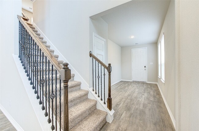 Building Photo - 821 Laguna Grn Ln