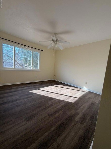 Building Photo - 5492 Pocono Pl