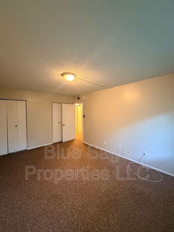 Building Photo - 768 Putnam Blvd