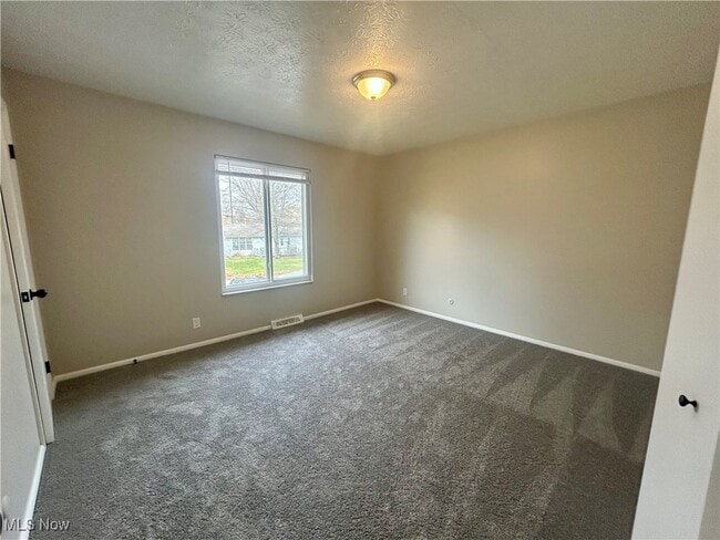 Building Photo - 4165 Vira Rd