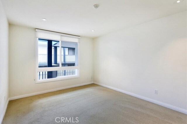 Building Photo - 575 Esplanade