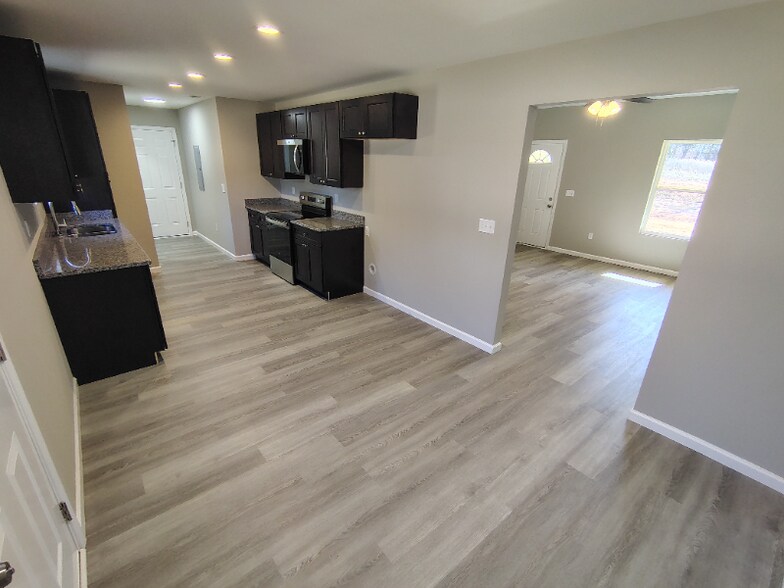 Building Photo - 18 lyla Ln