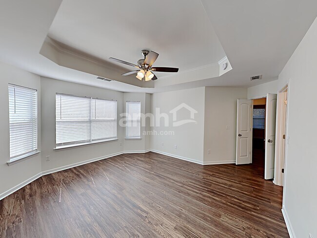 Building Photo - 39 Camden Way