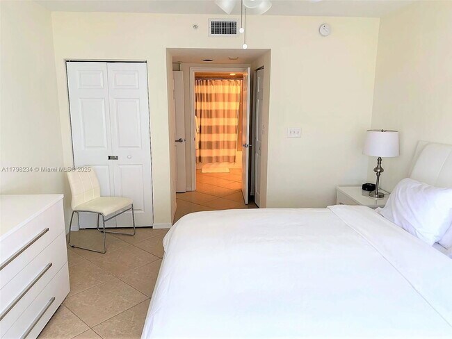 Building Photo - 2080 S Ocean Dr