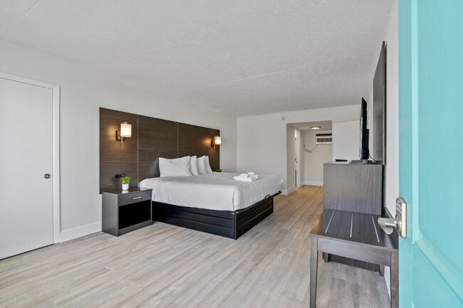 Building Photo - 5400 N Ocean Blvd