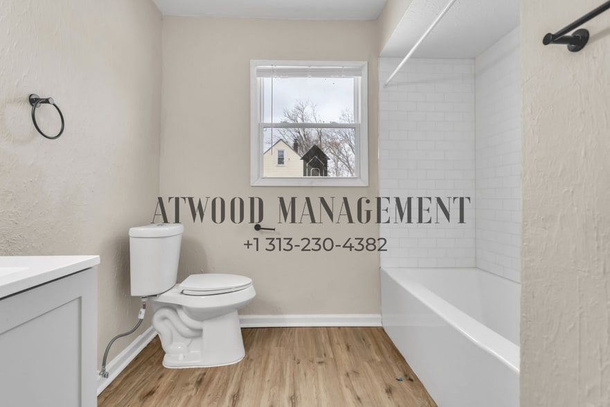 Building Photo - This beautifully updated 3-bedroom, 1-bath single-family home is ready for move-in!