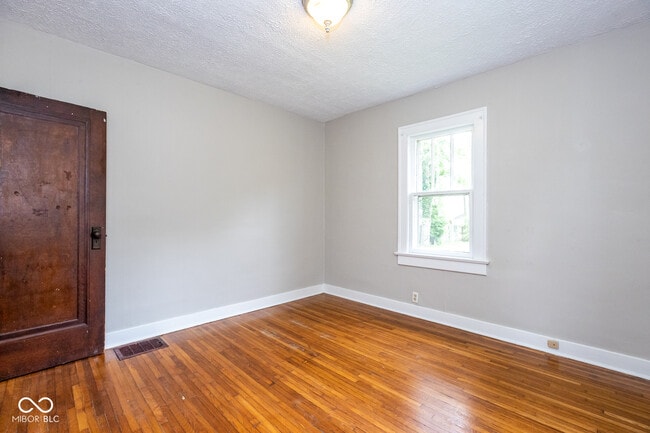 Building Photo - 5144 Winthrop Ave
