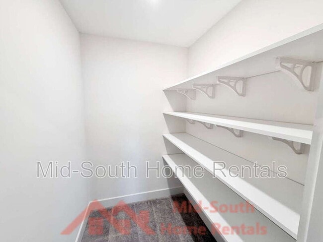 Building Photo - 5628 Draper Trail