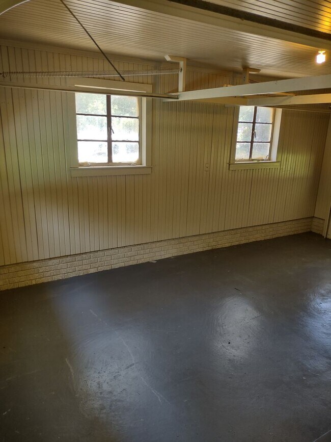 Building Photo - 3320 45th St