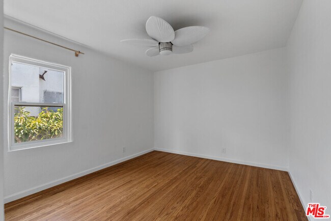 Building Photo - 4031 Edenhurst Ave