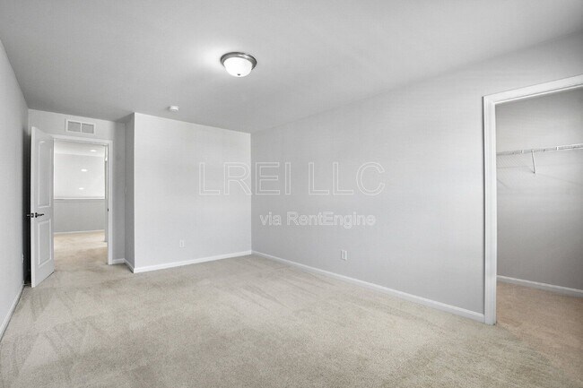 Building Photo - 9211 Tamarack Grove Ln