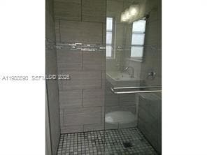 Building Photo - 740 NE 179 Te
