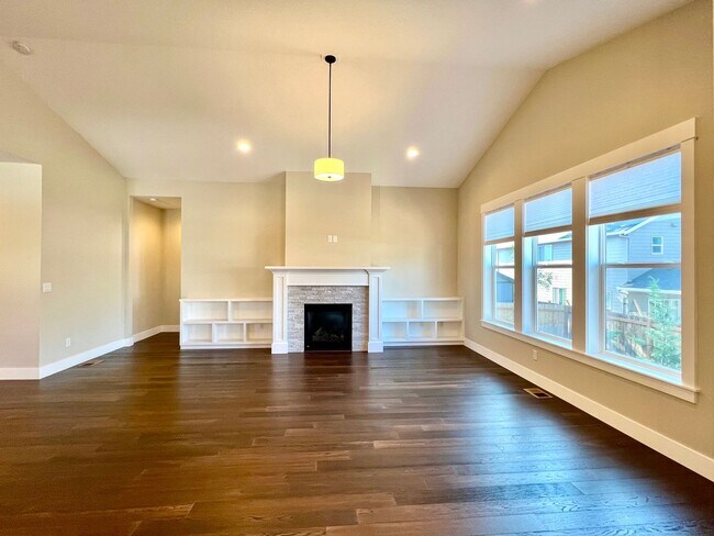 Building Photo - 3 BED+OFFICE/DEN!! STUNNING FLOOR PLAN, HIGH END FINISHES, END LOT!