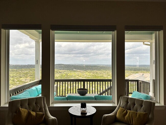 Building Photo - 393 Dayridge Dr