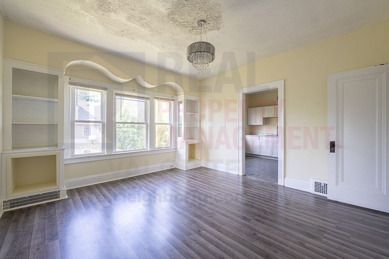 Building Photo - 3633 E 153rd St