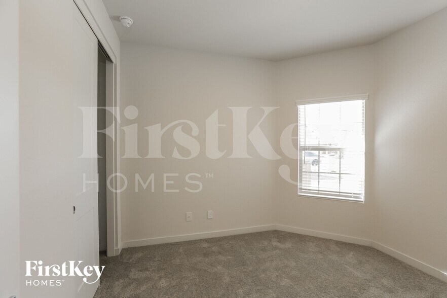 Building Photo - 42317 W Ramirez Dr