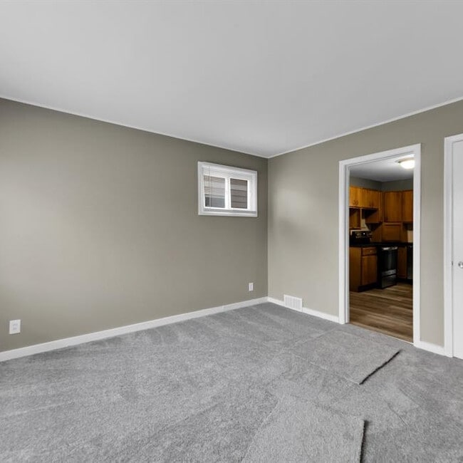 Building Photo - 9082 Louise St