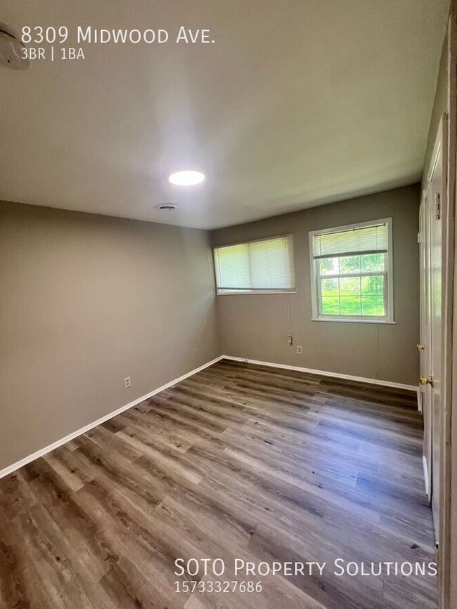 Building Photo - $500 off first months rent Special!!! Char...