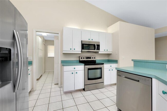Building Photo - 15140 Lyneburg Ave