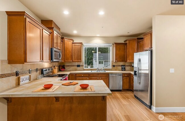 Building Photo - Rent: $2500 - 2 bed Condo