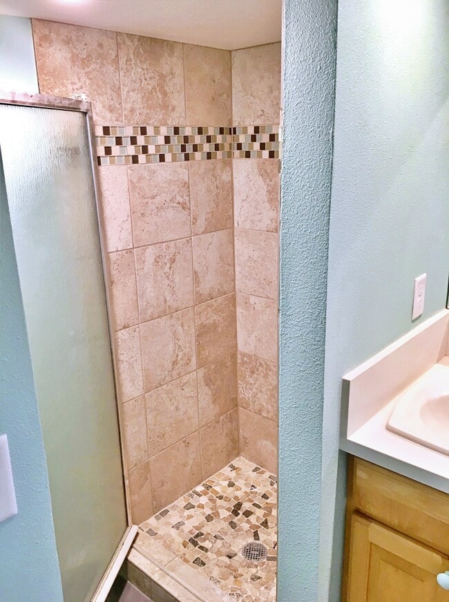 Building Photo - 5404 NE 54th Ave