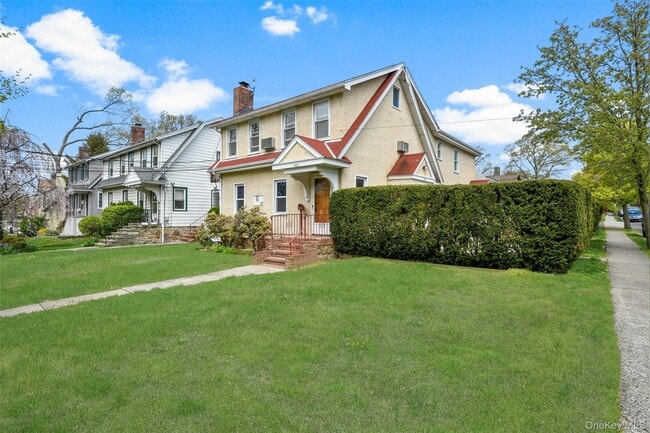 Building Photo - 545 Stanley Ave