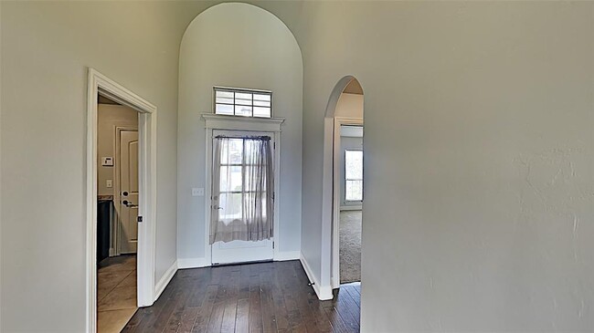 Building Photo - 15308 Homecoming Dr