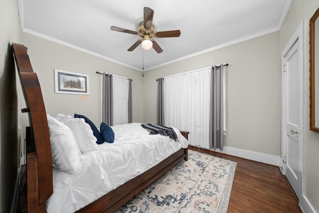 Building Photo - Renovated Vintage Cottage in downtown Cookeville