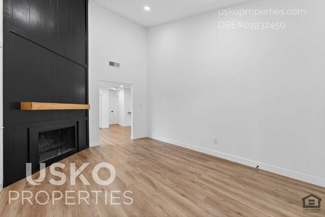 Building Photo - "Charming 2-Bed Duplex in Rancho Cordova – 1,110 Sq Ft of Comfort!"