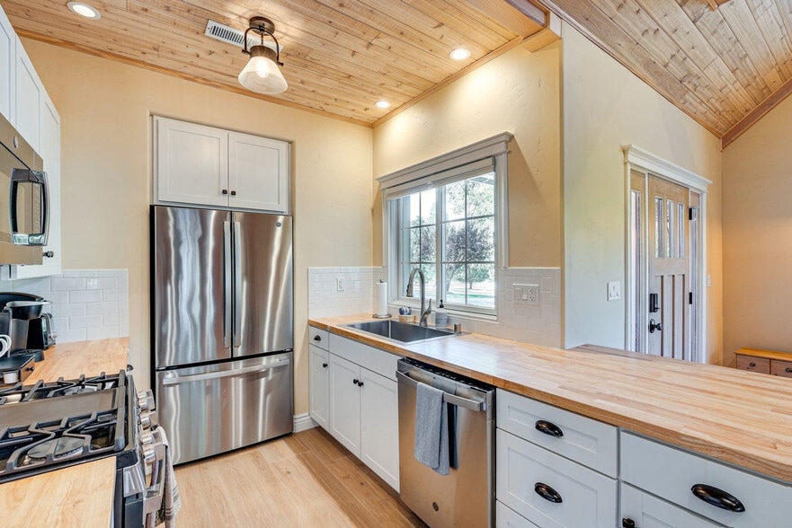 Building Photo - 5700 Winding Way