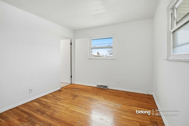 Building Photo - 704 Carlsbad Rd