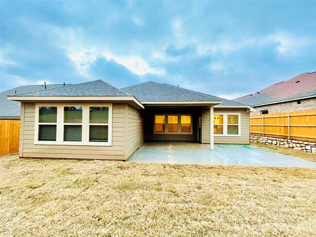 Building Photo - 934 Golden Willow Ln
