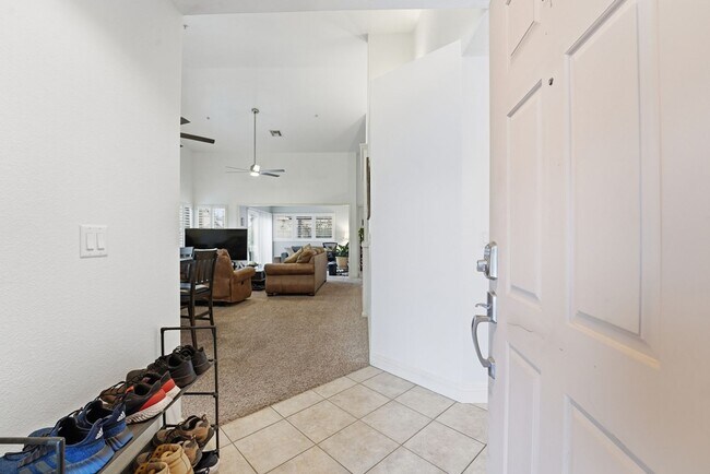 Building Photo - Fully Furnished Scottsdale Home with Bonus Room & 2-Car Garage