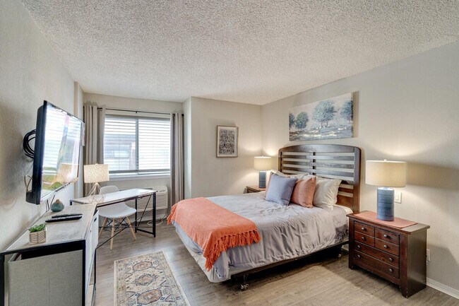 Building Photo - 6380 S Boston St