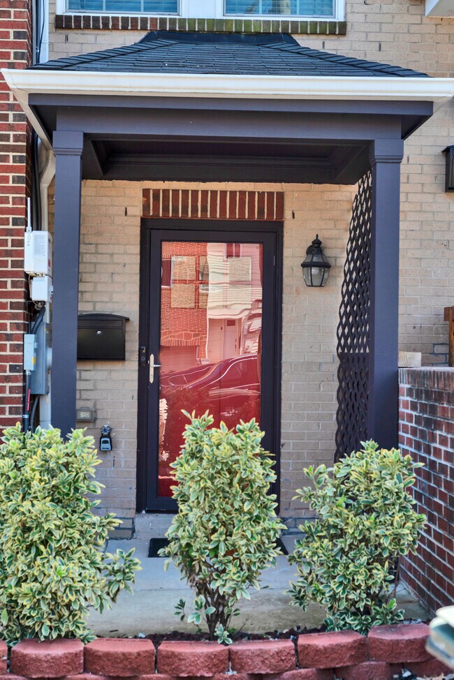 Building Photo - 5213 D St SE