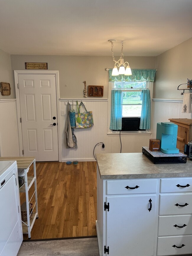 Building Photo - 601 E McKissock St