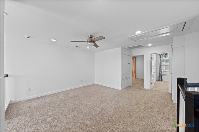 Building Photo - 328 Peace Pipe Way