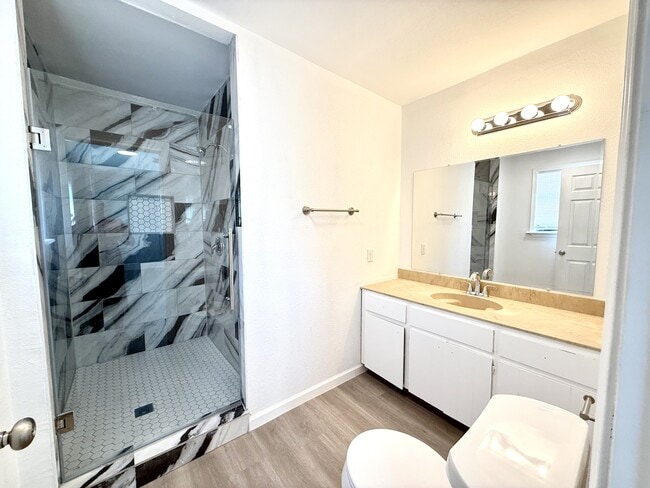 Building Photo - 39 Melody Ln