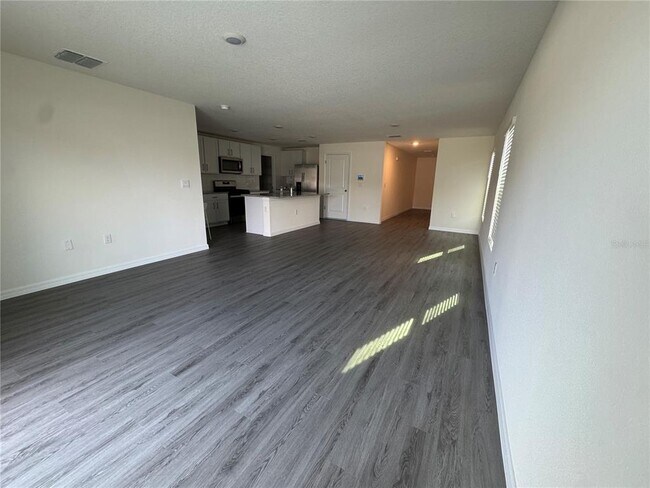 Building Photo - 36033 Sunflower Hl Dr