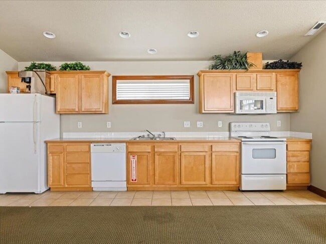 Building Photo - 6005C Chapel Hill Blvd