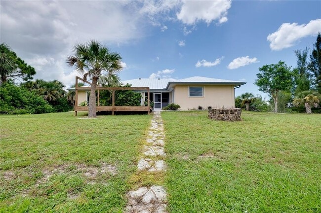 Building Photo - 15140 Lyneburg Ave