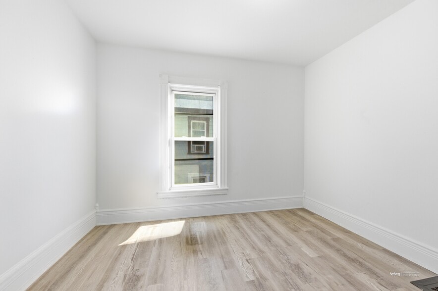 Building Photo - 107 Charles Ave