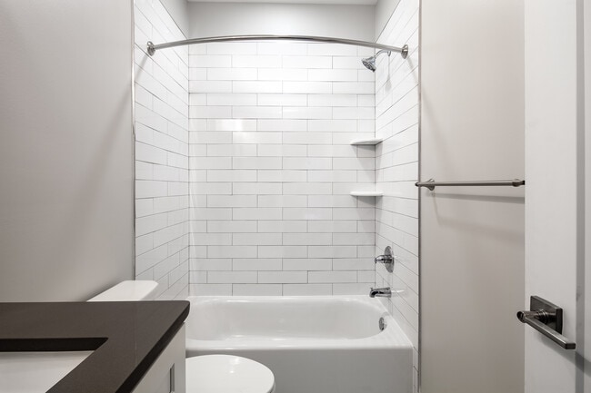 Building Photo - 1010 Duke St