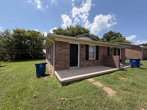 Building Photo - 1 Bed 1 Bath Unit In Shelbyvillle