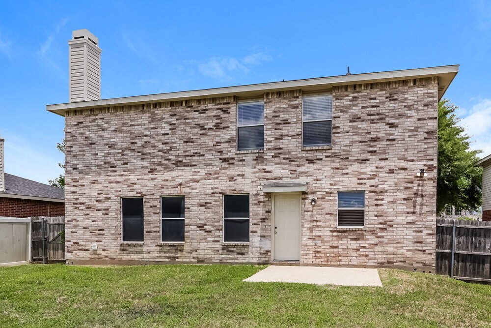 Building Photo - 3115 Teodoro Dr